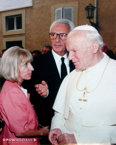 Janina Jankowska z papieżem Janem Pawełem II, zbiory prywatne Janiny Jankowskiej.