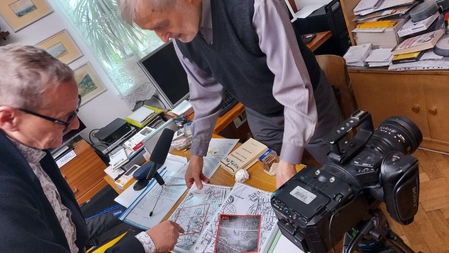 Zygmunt Walkowski prezentuje swoją ekspertyzę o KL Warschau opracowaną przez niego w latach 2010–2016 na zlecenie Oddziałowej Komisji Zbrodni przeciwko Narodowi Polskiemu IPN w Warszawie.