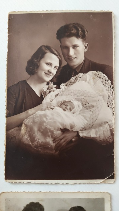 Wiesław Wyszyński z rodzicami chrzestnymi