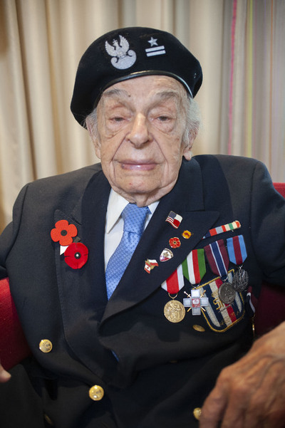 Mjr Stosław Kowalski podczas notacji, Hotel Mercure, Warszawa 25.05.2023, fot. Henryk Domagała