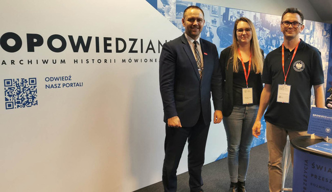 Prezes IPN dr Karol Nawrocki oraz współtwórcy Portalu - Paulina Guła i Artur Kłus