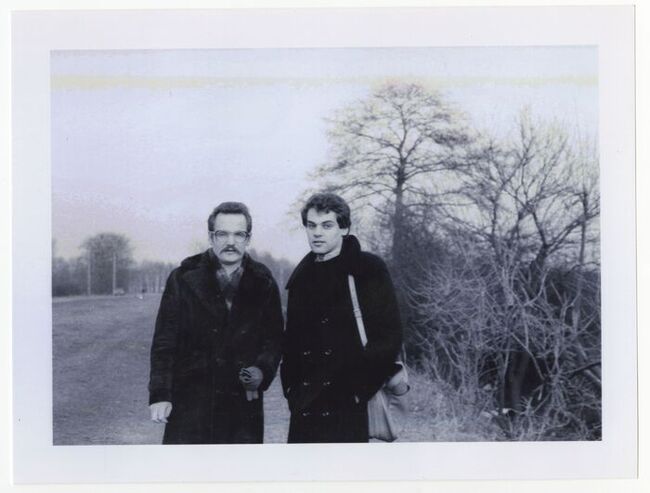 Ukrywający się Zbigniew Bujak (z lewej) z Piotrem Santorskim.